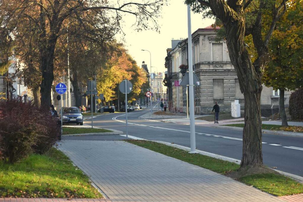 Ulica Kraszewskiego w Jarosławiu po remoncie zd.6